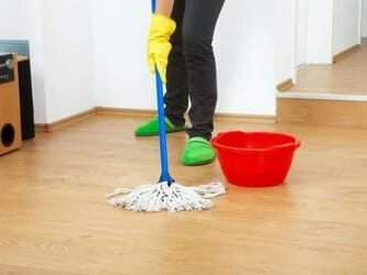 How to Clean Vinyl Flooring (Important Tips)